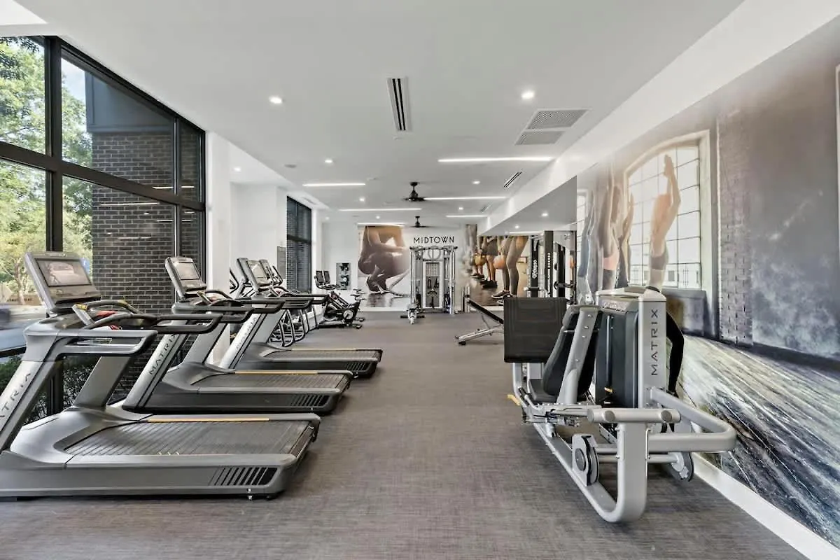 Spacious 2Bd - 5 Min Dt, Gym, Parking, W-D - Sleep 12 シャーロット 米国